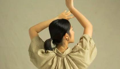 下载开云-男子篮球季后赛战况激烈，冠军悬念持续升温，男篮季后赛2021