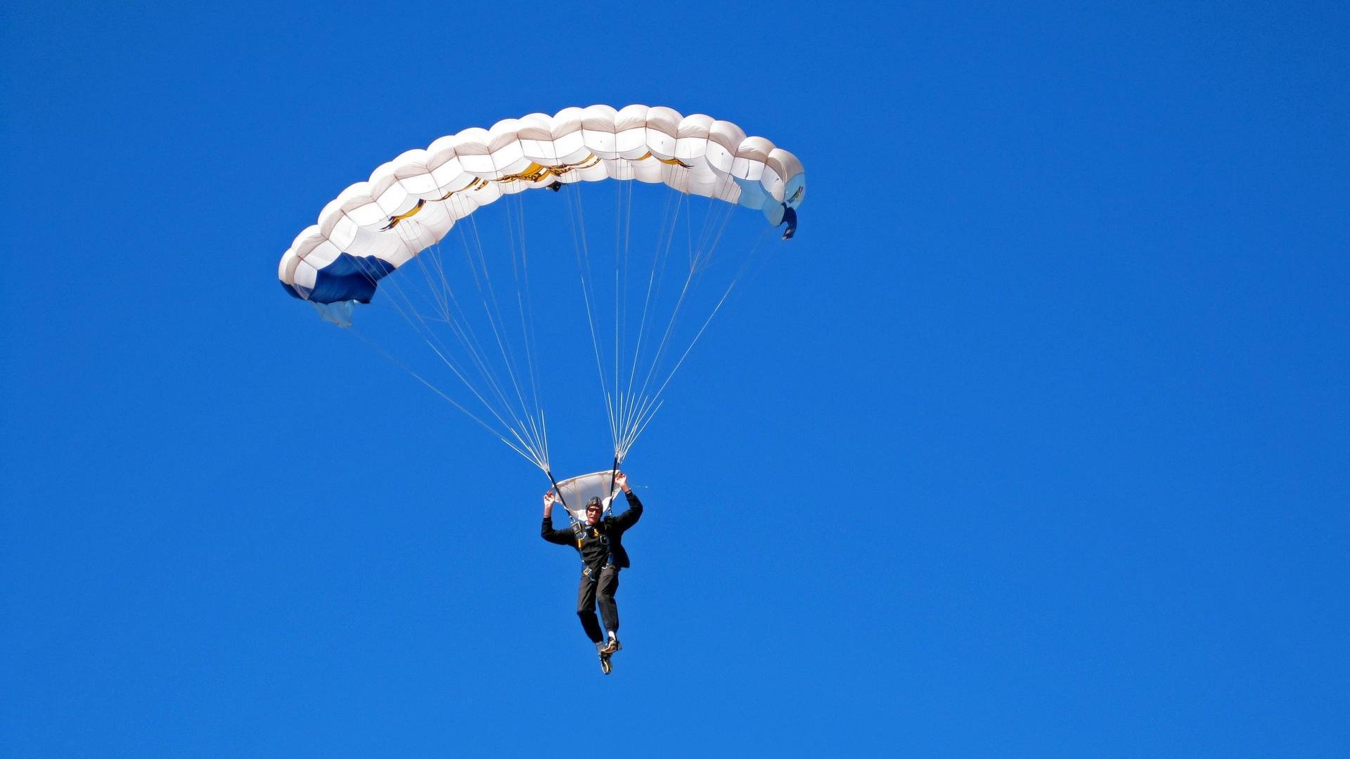 _极限飞盘：突破传统，创新玩法_，极限飞盘的基本技术动作