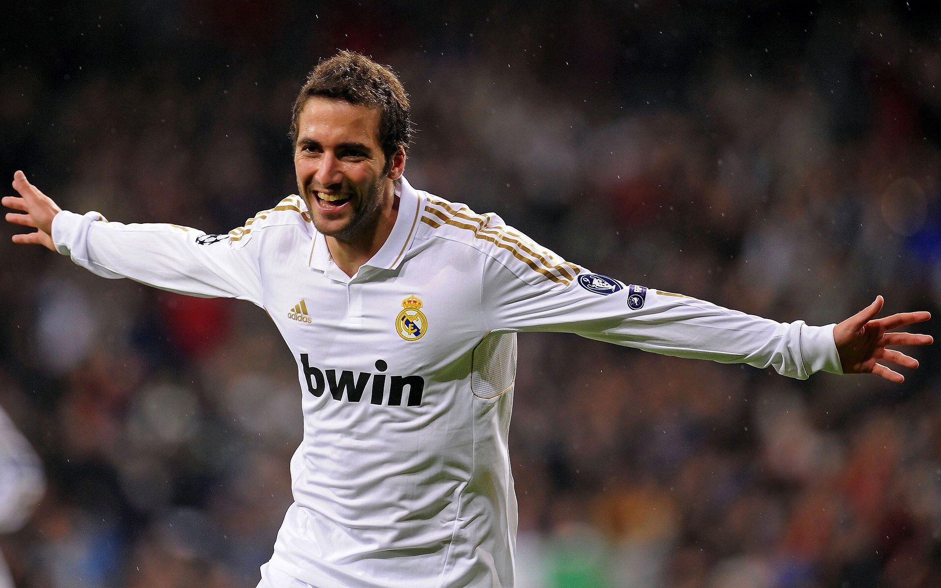 哥伦比亚骑手胡利安娜·古铁雷斯在2024年巴黎奥运会盛装舞步比赛中取得第25名，展现出色表现。